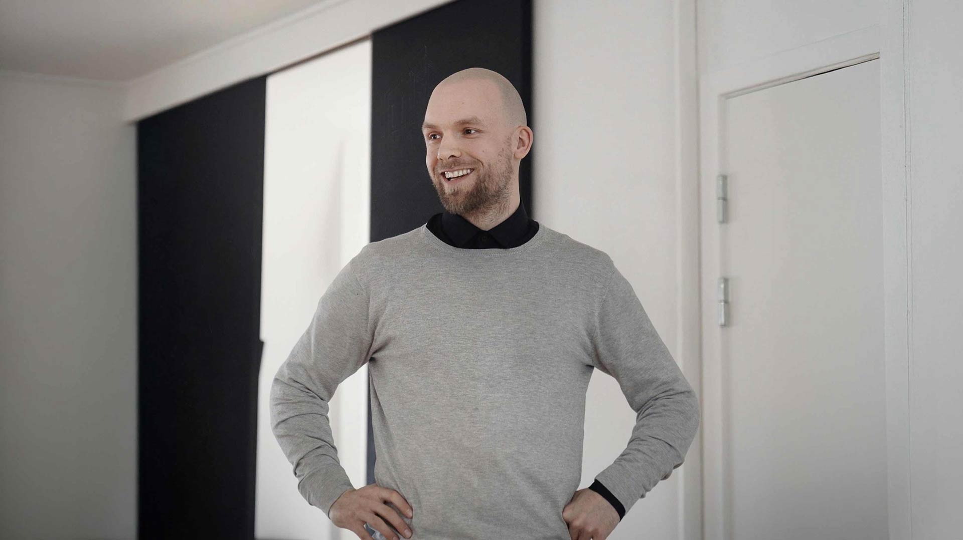 MADS_CONTACT_HORIZONTAL Portræt af arkitekt Mads fra Simple Space – byggerådgiver med fokus på funktionel og æstetisk arkitektur