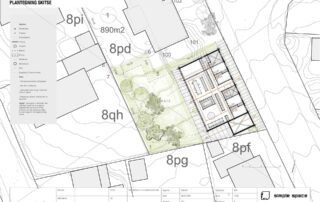 Skitseplan over enfamiliehus med indtegnet placering på matrikelkort. Planen viser bygningens orientering, adgangsforhold og sammenhæng med terræn og naboskel.